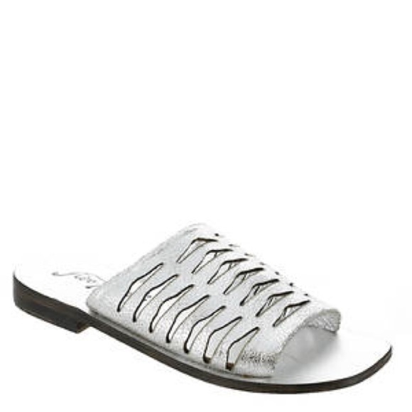 NIB Free People Slice of Sun Sandal Silver Metallic Slide with Slits Sz 11 - Picture 1 of 12